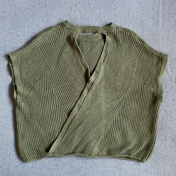 EXPRESS Open Stitch Back Cutout Short Sleeve Sweater - Picture 5 of 6